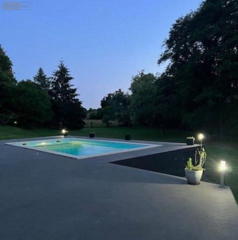 Maison à vendre à Oradour-sur-Glane en Haute-Vienne (87520), ref : 87056-715