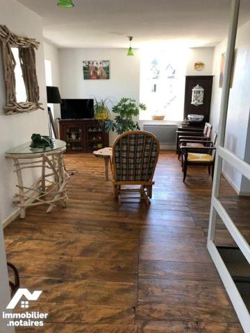 A 5km de SALERS, murs d'un bel ensemble immobilier : Bar-tabac-Restaurant-Chambres d'hôtes

G...