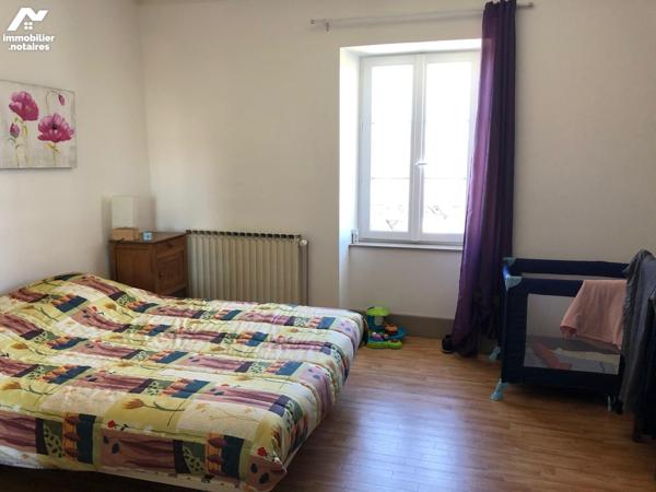 A 5km de SALERS, murs d'un bel ensemble immobilier : Bar-tabac-Restaurant-Chambres d'hôtes

G...