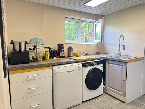 Maison - grandes dépendances - 13 000 m² de terrain