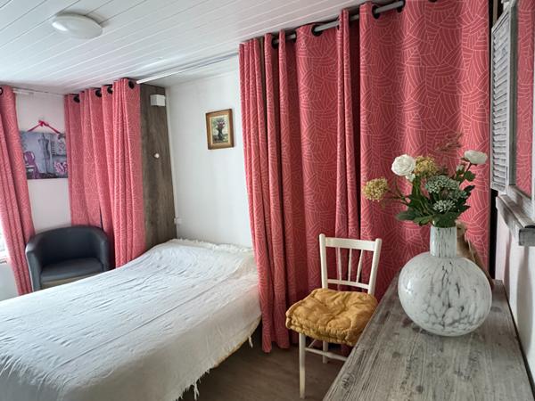 Maison - grandes dépendances - 13 000 m² de terrain