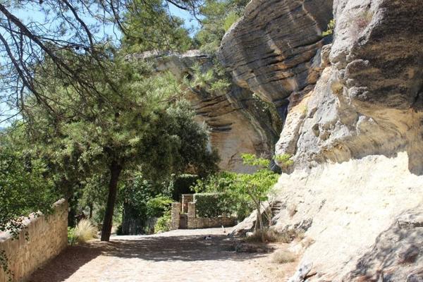 Beaumettes (84220) Maison en pierre aux Beaumettes