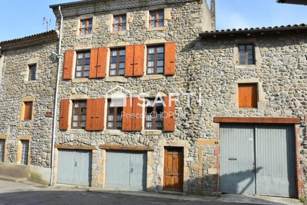 Maison en pierres avec grandes dépendances