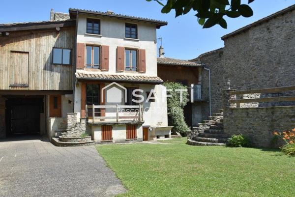 Maison en pierres avec grandes dépendances