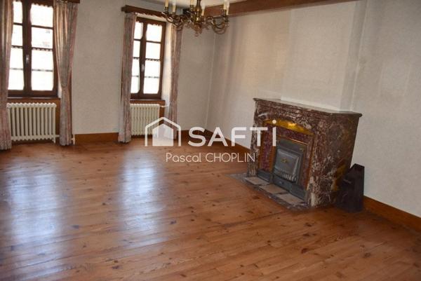 Maison en pierres avec grandes dépendances