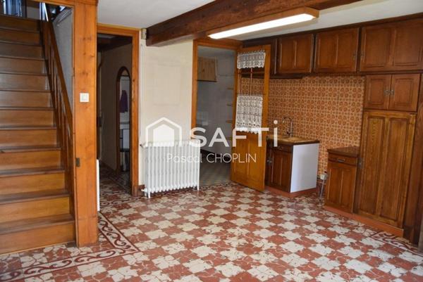 Maison en pierres avec grandes dépendances