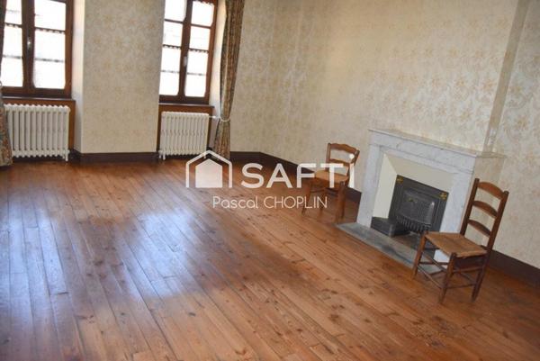 Maison en pierres avec grandes dépendances