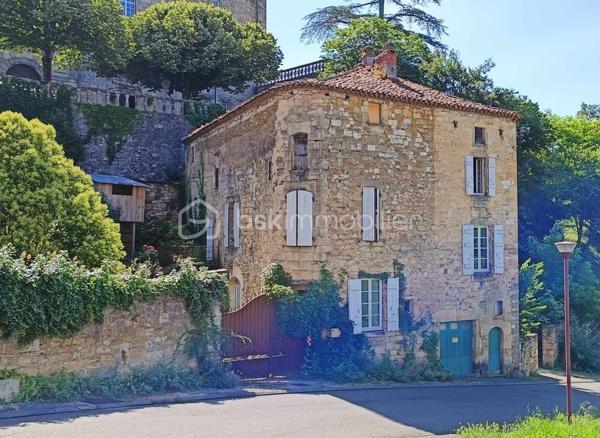 Maison en pierre de 322 m²