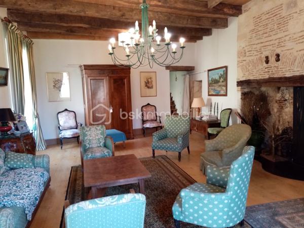 Maison en pierre de 322 m²