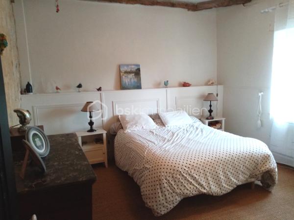 Maison en pierre de 322 m²