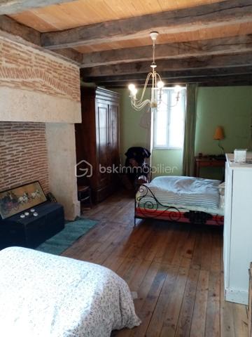 Maison en pierre de 322 m²