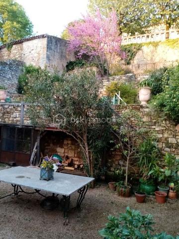 Maison en pierre de 322 m²