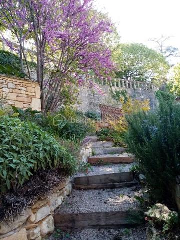 Maison en pierre de 322 m²