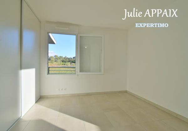 Fréjus (83600) Fréjus – Dernier étage – 4P 84,74 m² – Grandes terrasses – Calme – Box + Parking