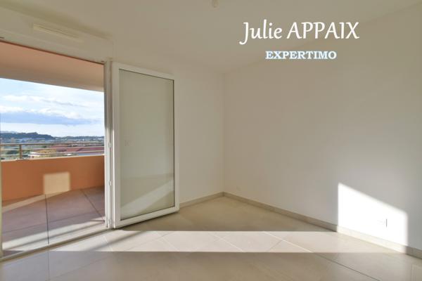 Fréjus (83600) Fréjus – Dernier étage – 4P 84,74 m² – Grandes terrasses – Calme – Box + Parking