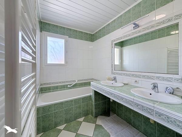 Maison 490 000 € Arès 4 p 113 m² DPE C