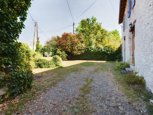 Roquecor (82150) Roquecor Opportunité d’investissement et de cadre de vie maison avec 6 chambres et jardin