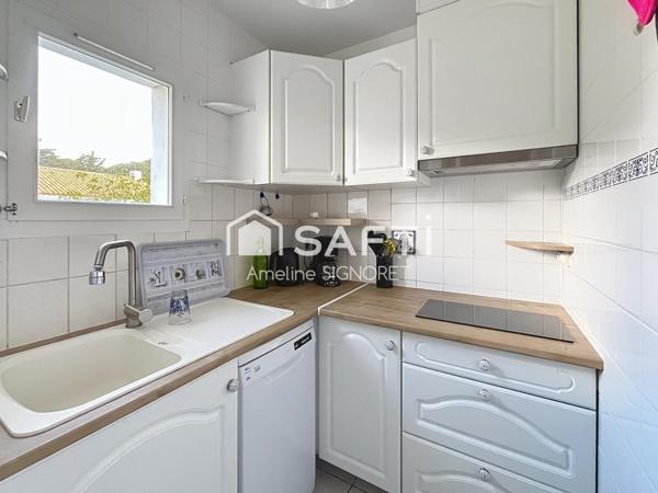 Appartement d'environ 35m² avec une chambre et une mezannine