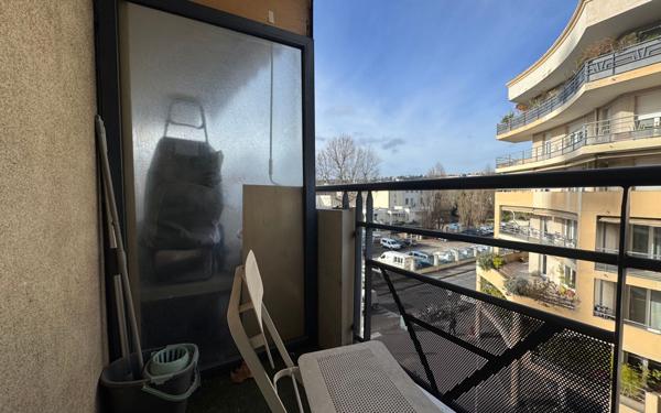 Appartement à louer    1 pièce •  Lyon 7