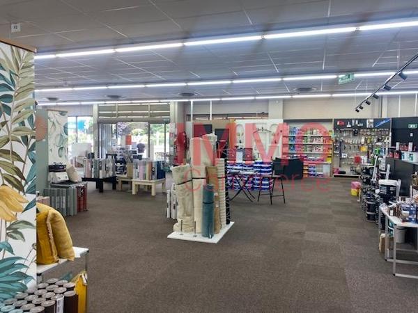 Location / Local Commercial