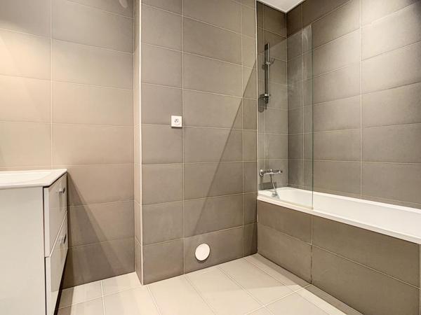 T3 – 74 m² – PARKING – 69005 – LYON