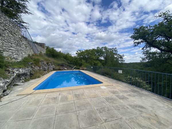 Montaigu-de-Quercy (82150) MONTAIGU DE QUERCY Maison en pierre avec 3 chambres, maison d'amis, piscine et 8686m2 de terrain