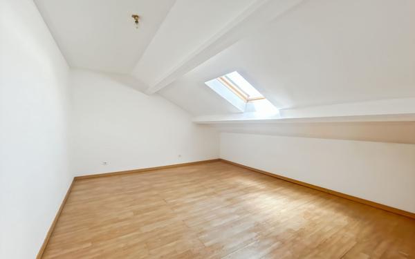 Appartement à vendre    4 pièces • 76,77 m2 Fleury-les-Aubrais