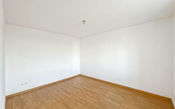 Appartement à vendre    4 pièces • 76,77 m2 Fleury-les-Aubrais