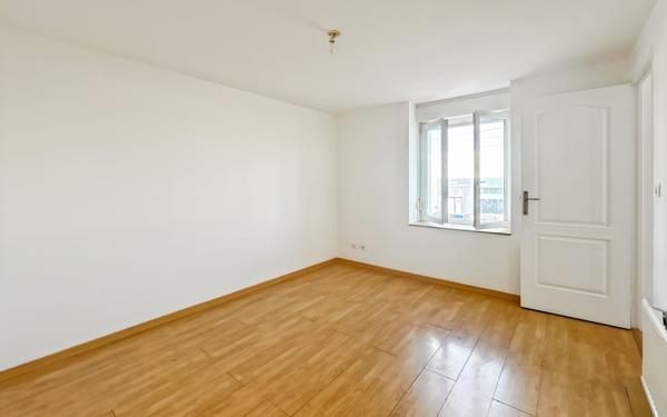 Appartement à vendre    4 pièces • 76,77 m2 Fleury-les-Aubrais