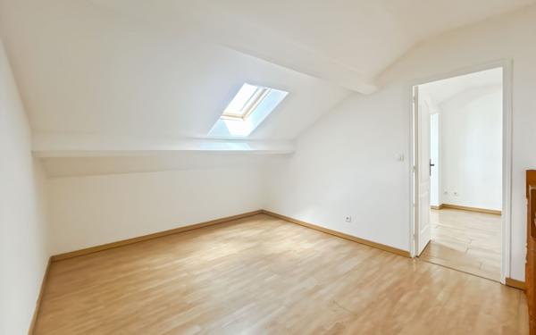 Appartement à vendre    4 pièces • 76,77 m2 Fleury-les-Aubrais