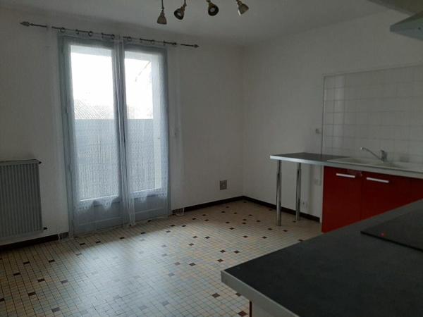 Appartement à louer    3 pièces •    Grenade