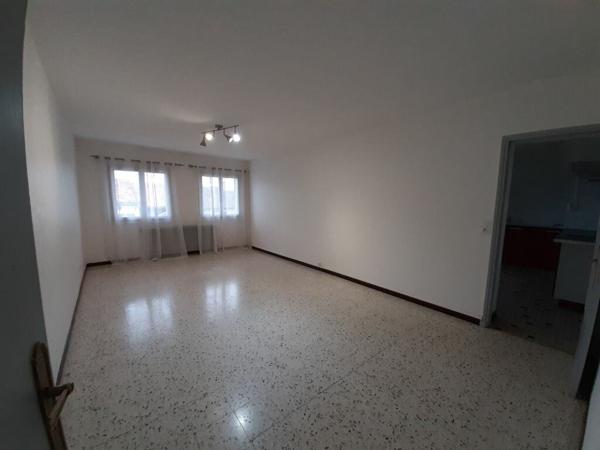 Appartement à louer    3 pièces •    Grenade