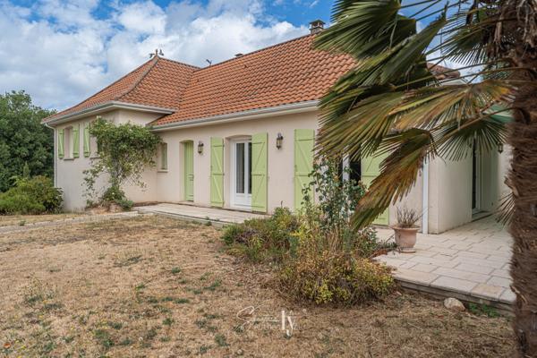 Maison
         5 pièces
        - 128 m² 298 000 € *