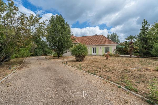 Maison
         5 pièces
        - 128 m² 298 000 € *