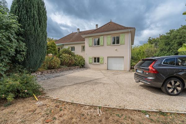 Maison
         5 pièces
        - 128 m² 298 000 € *