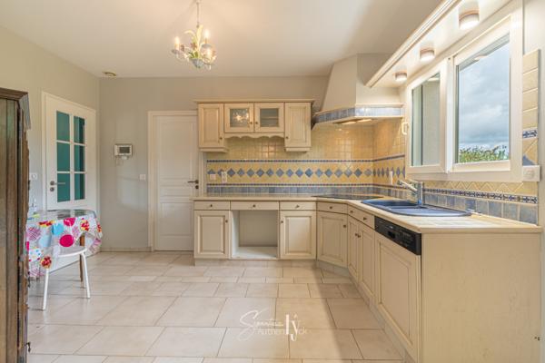 Maison
         5 pièces
        - 128 m² 298 000 € *