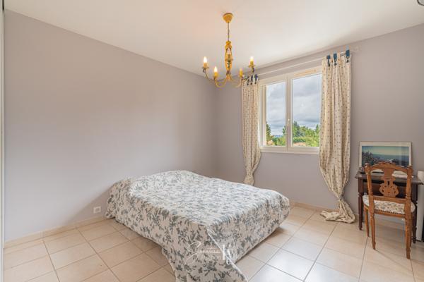 Maison
         5 pièces
        - 128 m² 298 000 € *