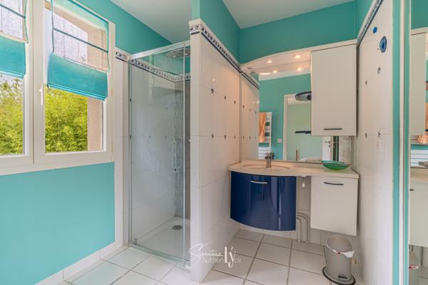 Maison
         5 pièces
        - 128 m² 298 000 € *