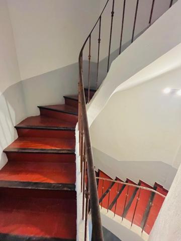 Roussillon (84220) Charmante maison de hameau avec vaste remise !