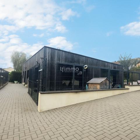 Bâtiment de 190 m2 à usage professionnel - ancienne crèche