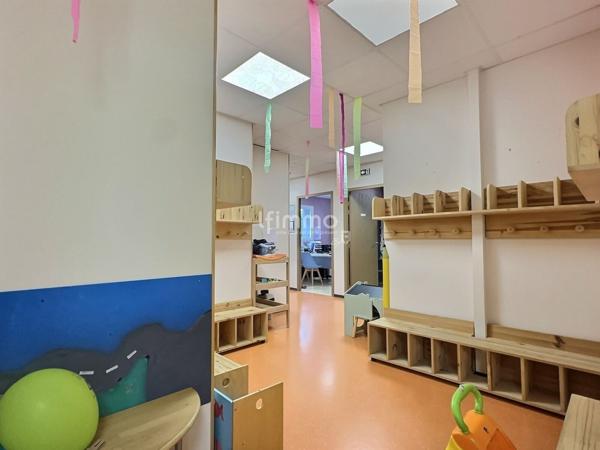 Bâtiment de 190 m2 à usage professionnel - ancienne crèche