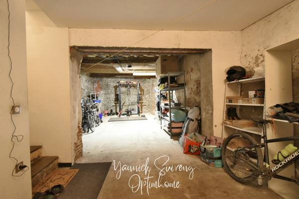 GRANDE MAISON DE VILLAGE DE 142 M² AVEC TERRASSE - RIVESALTES (66600)