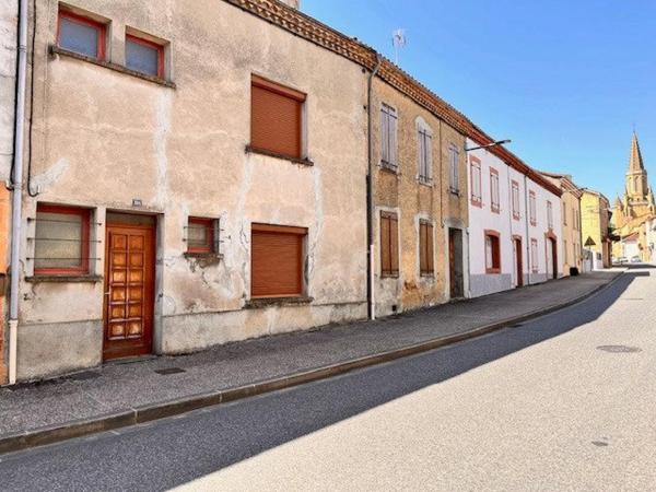 Maison 9 pièces fort potentiel.