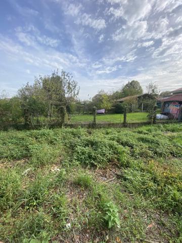 DE PLAIN-PIED EN PIERRE A RENOVER - BOURG PAREMPUYRE