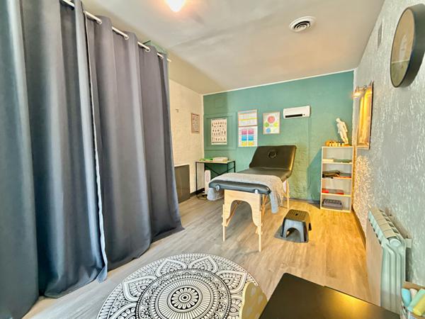 IMMEUBLE DE RAPPORT AVEC LOCAL COMMERCIAL ET DEUX T2 LOUÉS ? RENTABILITÉ IMMÉDIATE AU C?UR DE SAINT-PAUL-DE-JARRAT