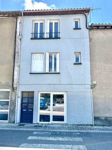 IMMEUBLE DE RAPPORT AVEC LOCAL COMMERCIAL ET DEUX T2 LOUÉS ? RENTABILITÉ IMMÉDIATE AU C?UR DE SAINT-PAUL-DE-JARRAT