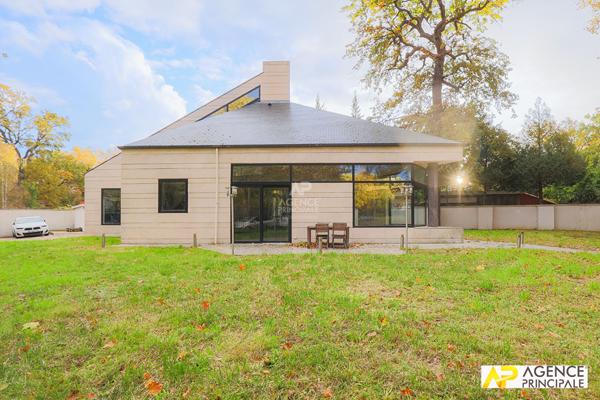 Maison Maisons Laffitte 7 pièce(s) 175.49 m2

Loyer 5 000 €/mois **

- Ref : 11176