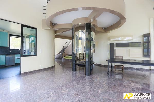 Maison Maisons Laffitte 7 pièce(s) 175.49 m2

Loyer 5 000 €/mois **

- Ref : 11176