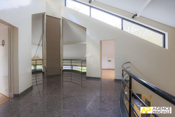 Maison Maisons Laffitte 7 pièce(s) 175.49 m2

Loyer 5 000 €/mois **

- Ref : 11176