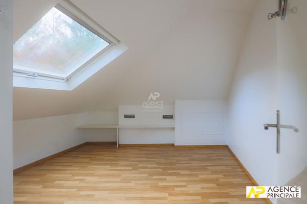Maison Maisons Laffitte 7 pièce(s) 175.49 m2

Loyer 5 000 €/mois **

- Ref : 11176